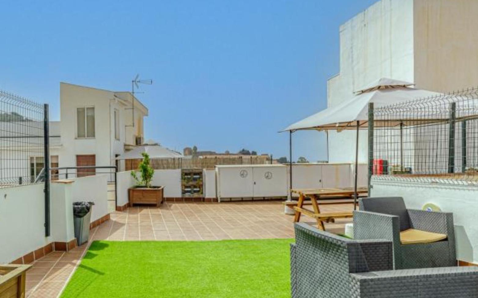 Апартаменты Apartamento Centrico La Merced 2 - Free Parking & Free Gym Малага Экстерьер фото