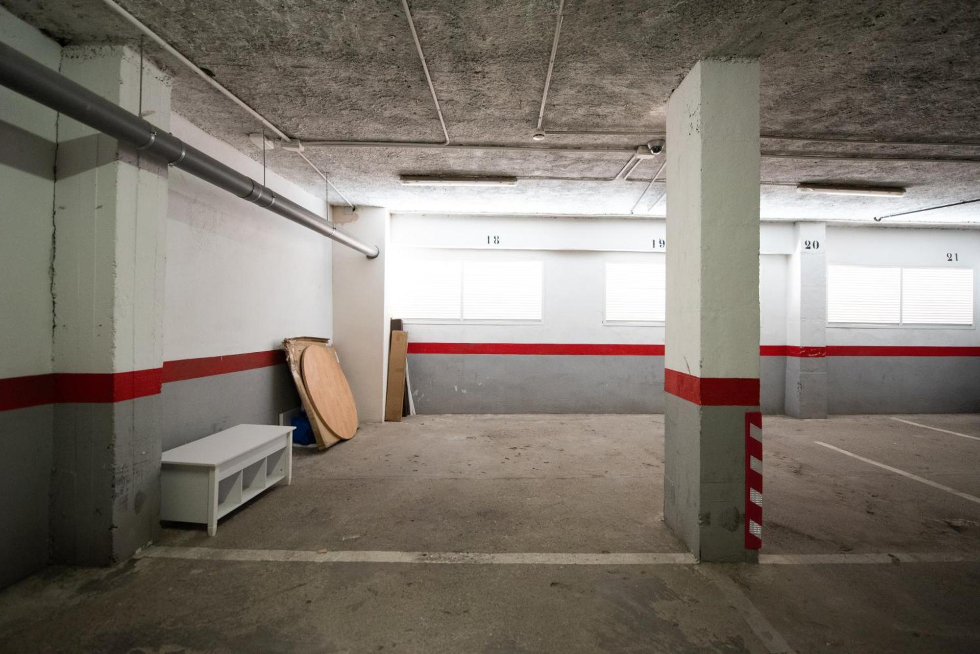 Апартаменты Apartamento Centrico La Merced 2 - Free Parking & Free Gym Малага Экстерьер фото