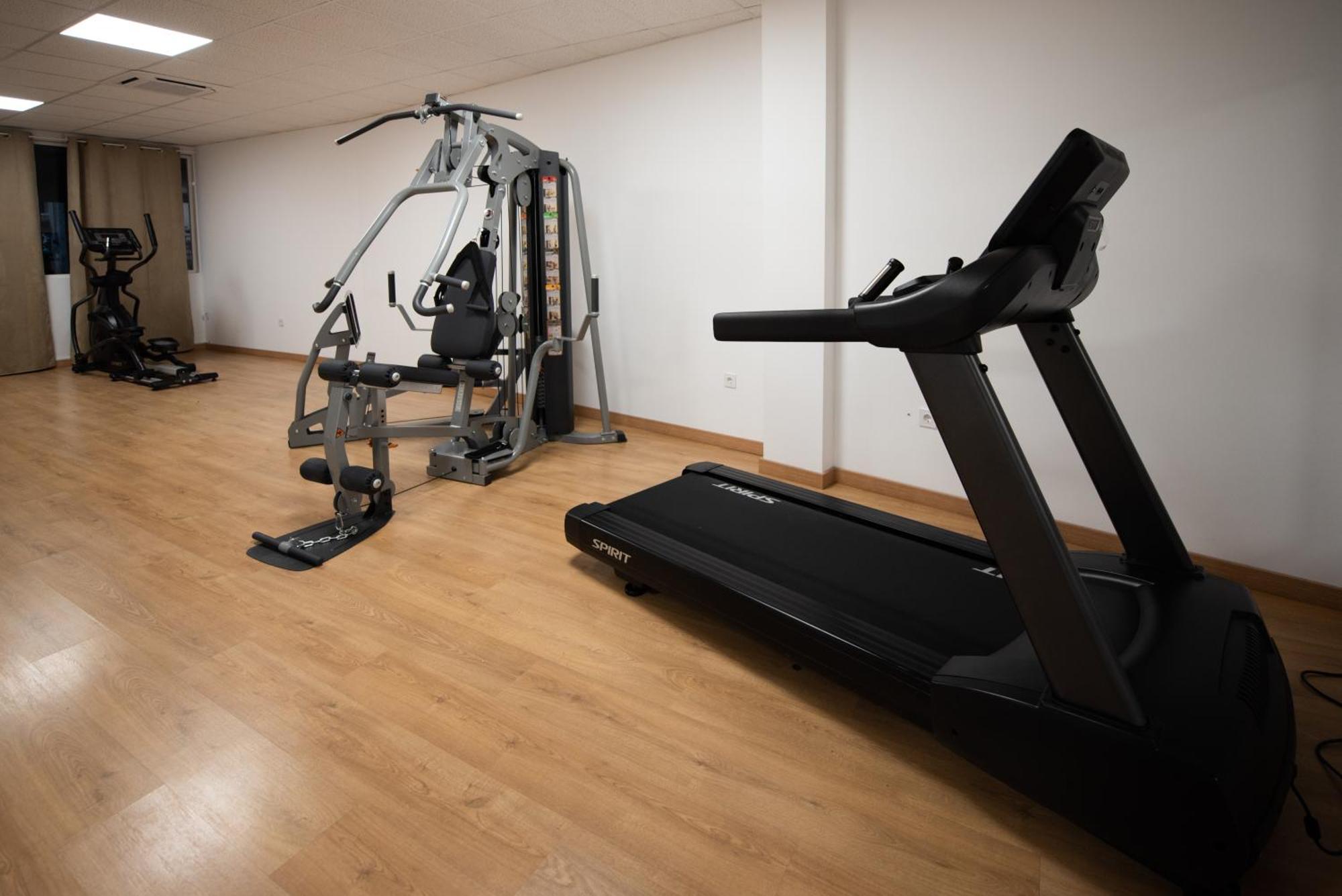 Апартаменты Apartamento Centrico La Merced 2 - Free Parking & Free Gym Малага Экстерьер фото