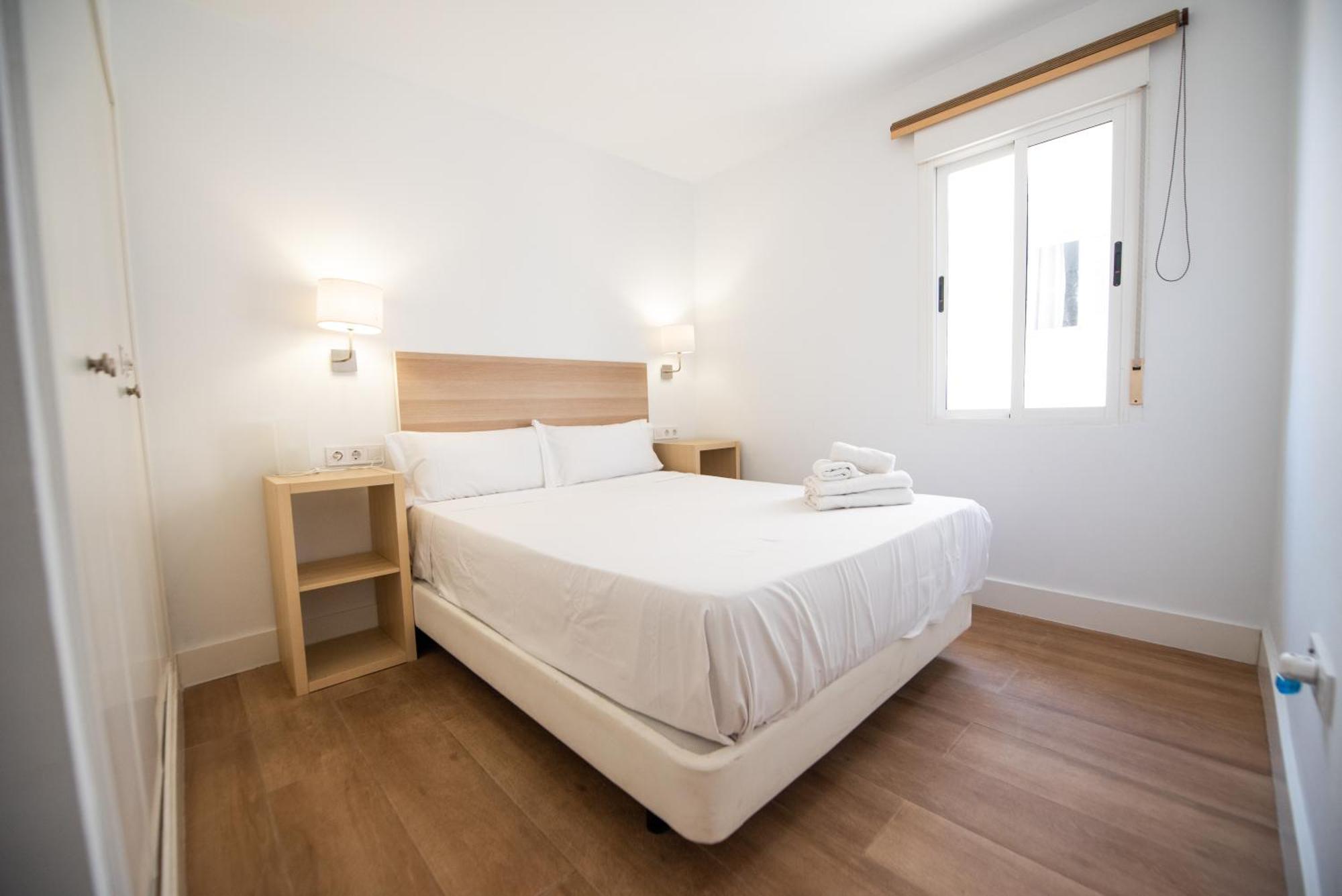 Апартаменты Apartamento Centrico La Merced 2 - Free Parking & Free Gym Малага Экстерьер фото
