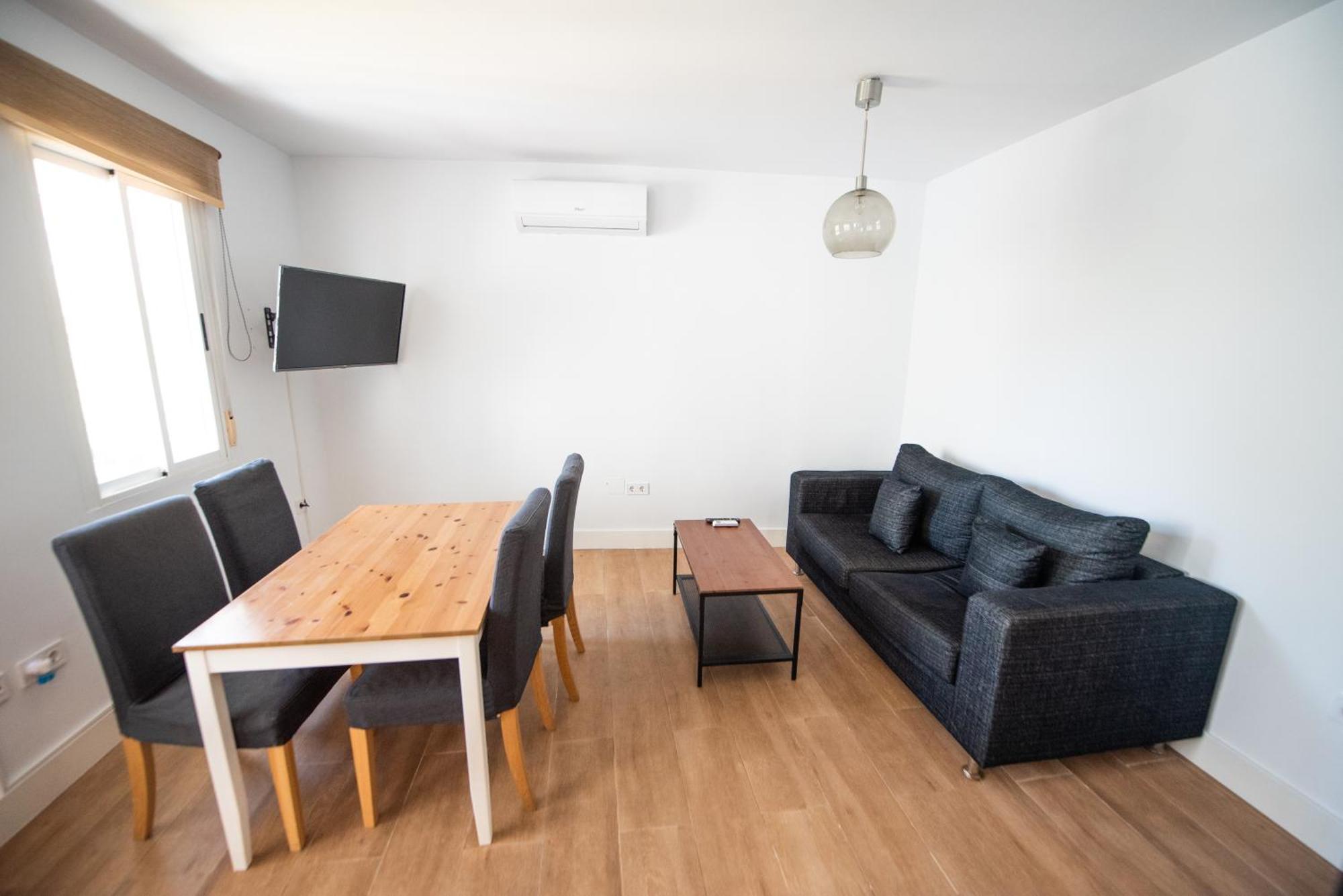 Апартаменты Apartamento Centrico La Merced 2 - Free Parking & Free Gym Малага Экстерьер фото