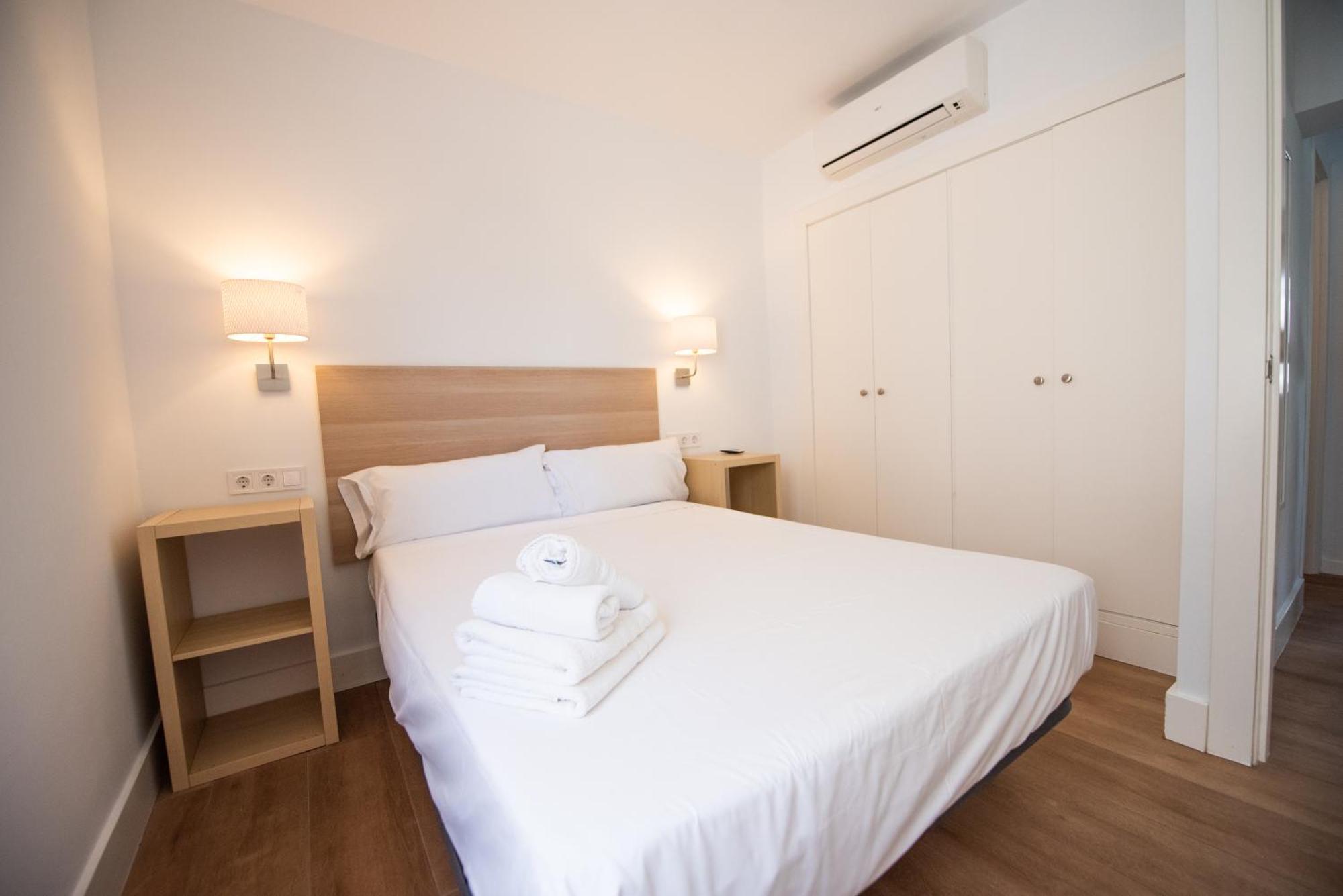 Апартаменты Apartamento Centrico La Merced 2 - Free Parking & Free Gym Малага Экстерьер фото