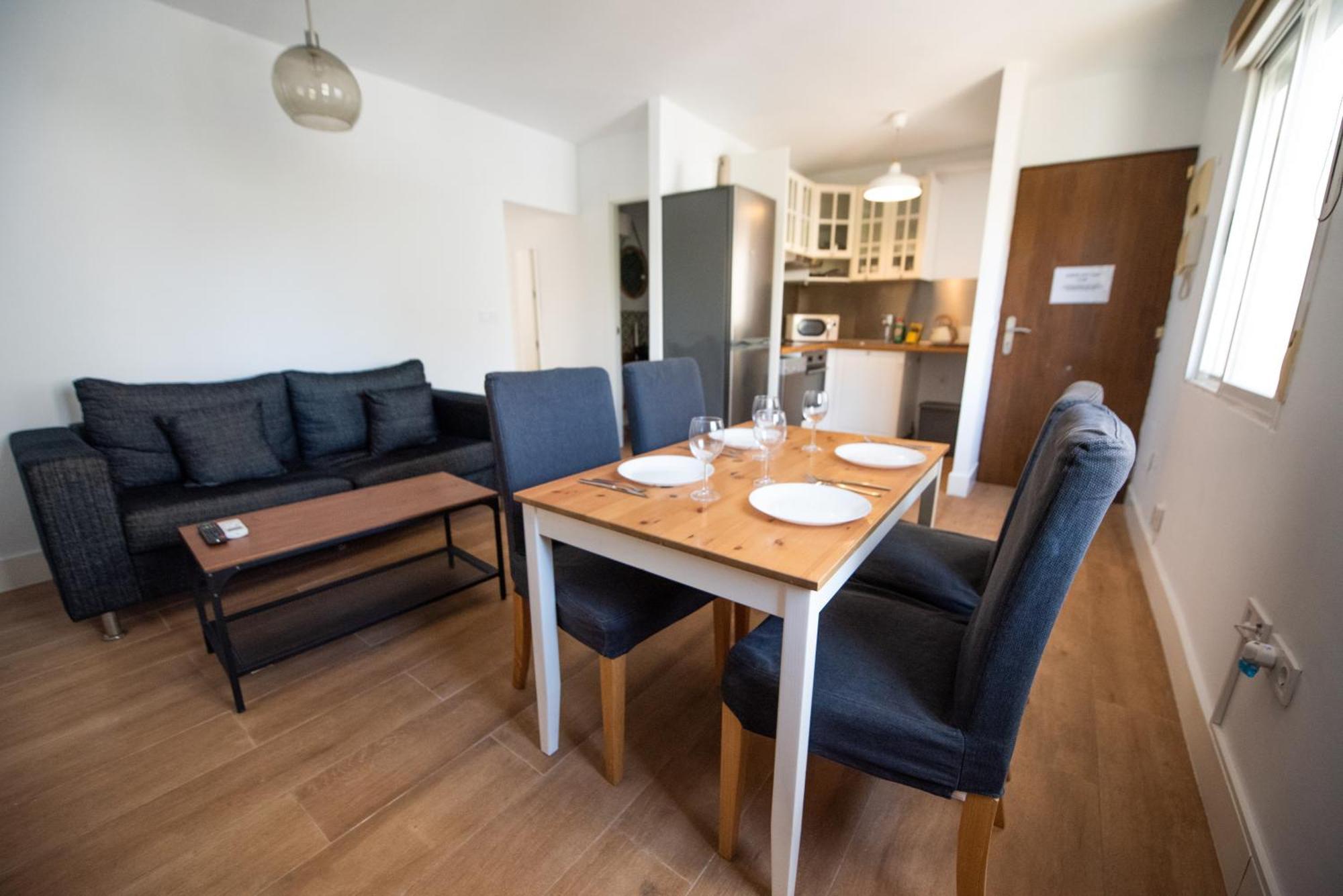 Апартаменты Apartamento Centrico La Merced 2 - Free Parking & Free Gym Малага Экстерьер фото