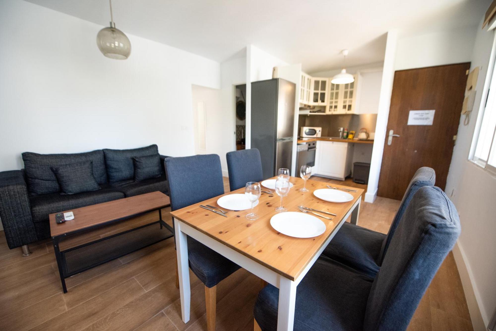 Апартаменты Apartamento Centrico La Merced 2 - Free Parking & Free Gym Малага Экстерьер фото